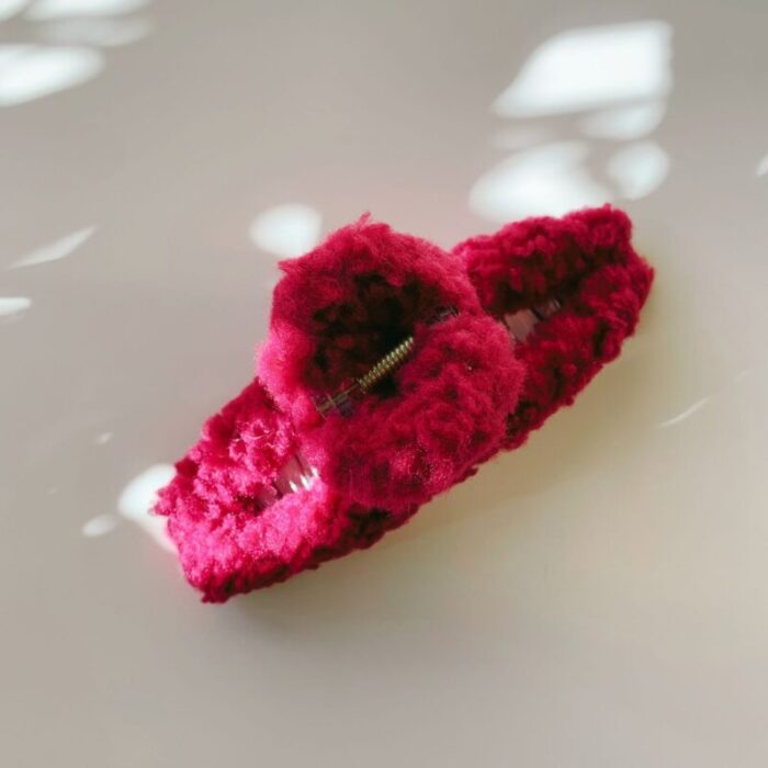 Velvet Claws Hair Clip Triangle Plush in Faux Fur Magenta Claw Clip in Velvet Travel Bag 4 5bd968c2 ddaf 4241 9590 264974076f39