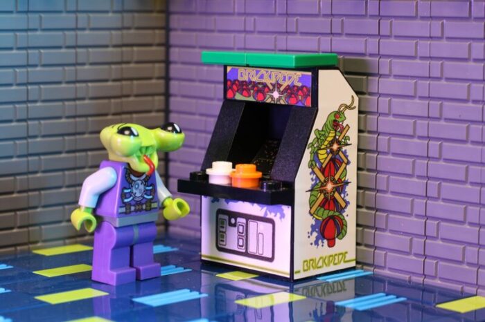 lego brickipede arcade set